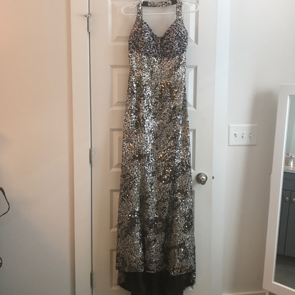 Prom dress - Picture 1 of 8